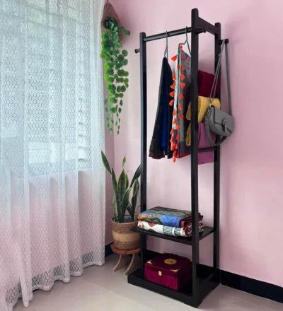 ১০০% সলিড মেহগনি কাঠে তৈরি ইউনিক স্টাইলের আলনা।