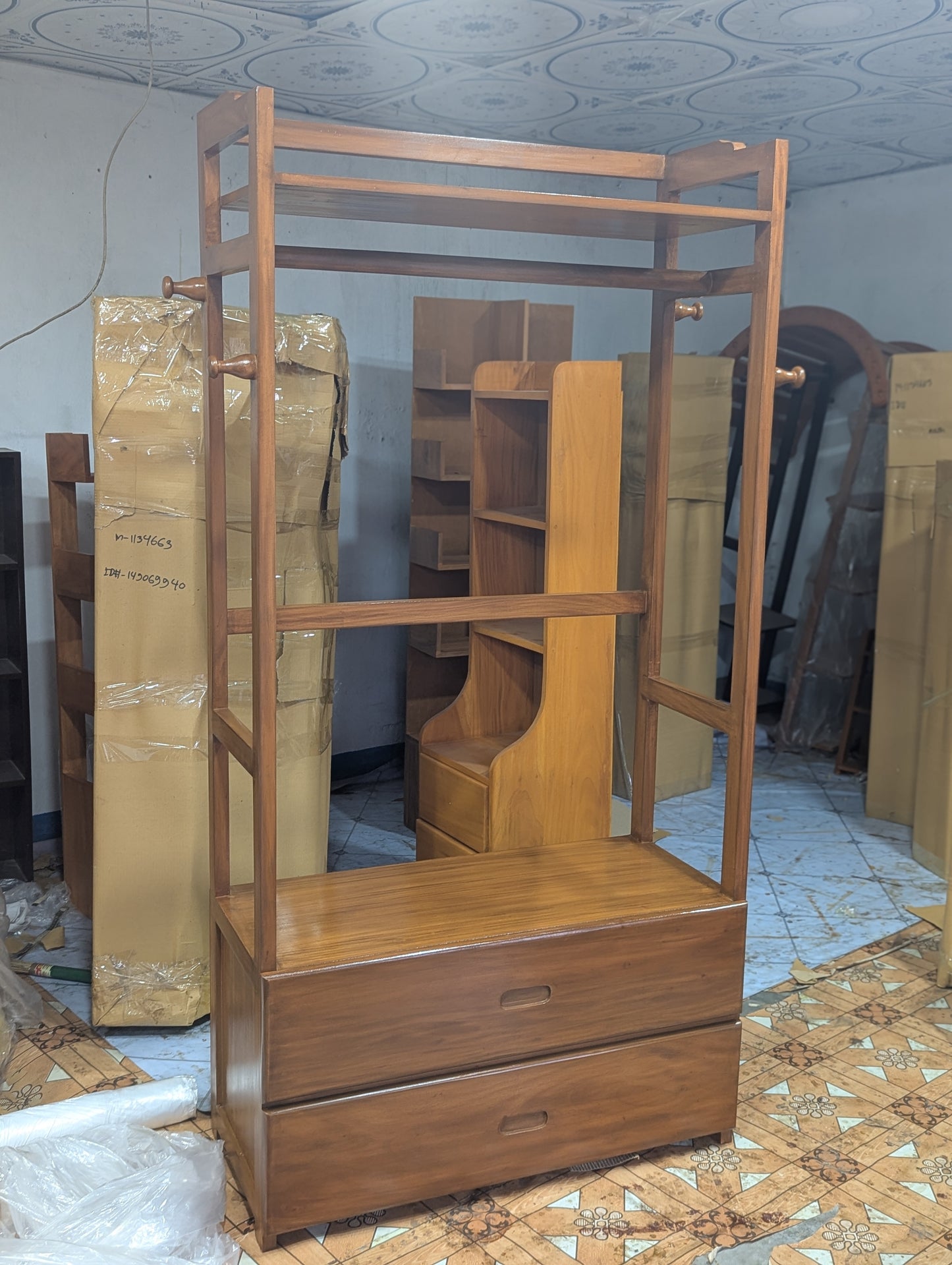 Exclusive Wooden Anla | Wooden Clothes Stand